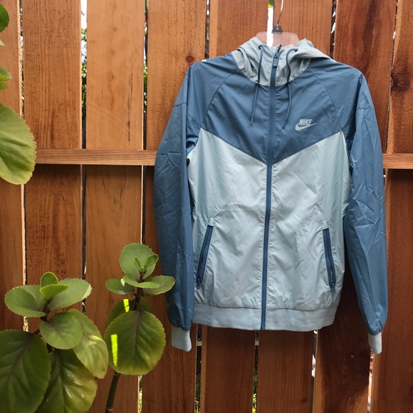 Nike Other - Nike Sportswear Windrunner - Like New!